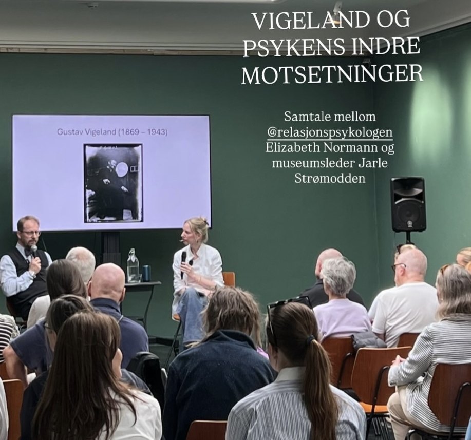 Elizabeth Marie Normann og Jarle Strømodden i samtale foran publikum på Vigelandmuseet, under tittelen Vigeland og psykens indre motsetninger